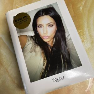 Kim Kardashian - Selfie by Rizzoli